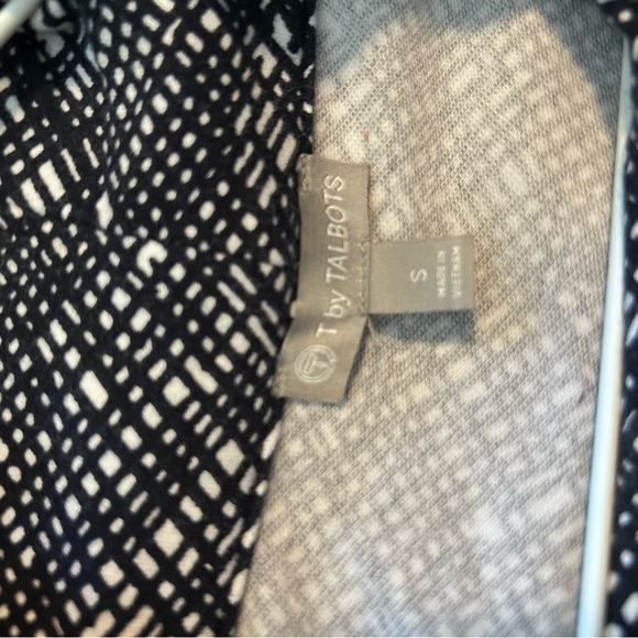 Small Talbots pullover top - Picture 2 of 2